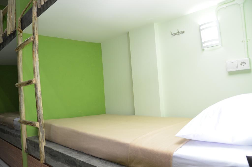 The Eco-Living Hostel Денпасар Номер фото