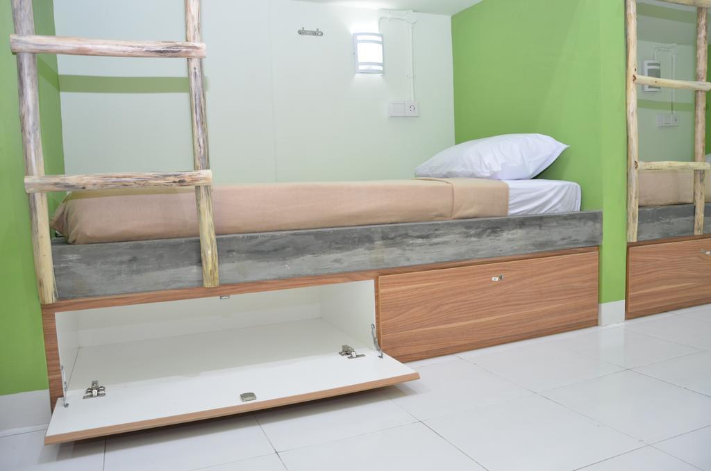The Eco-Living Hostel Денпасар Номер фото